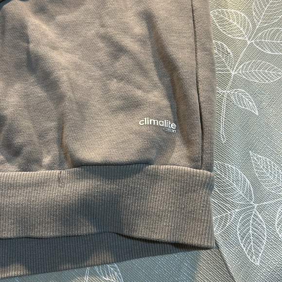 Ladies Adidas Zip Up Sweater. - Picture 5 of 5
